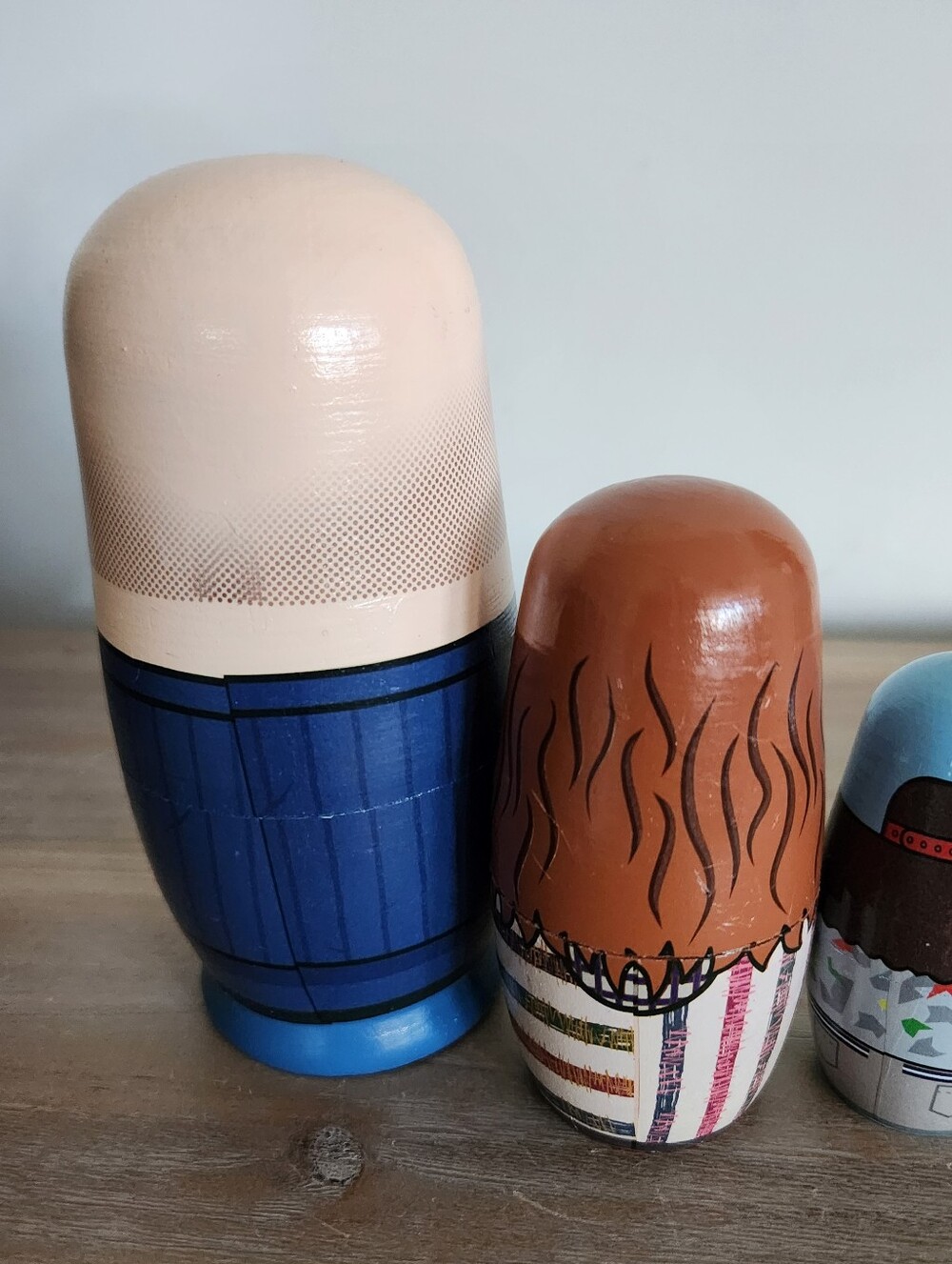 📺 Stranger Things Wooden Nesting Dolls Set | Hawkins Crew Collectible Netflix - Picture 7 of 11